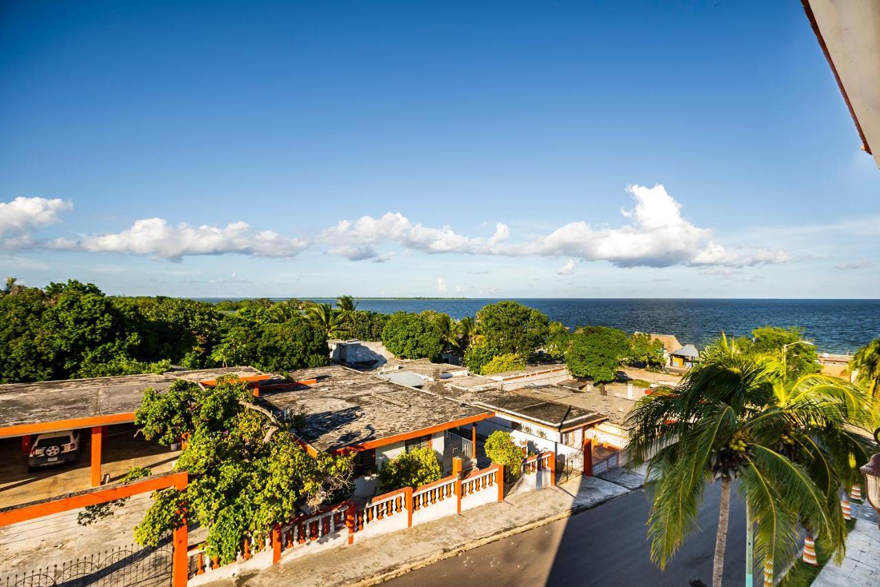 Capital O Oxtankah,Chetumal Bay Hotell Calderitas Eksteriør bilde